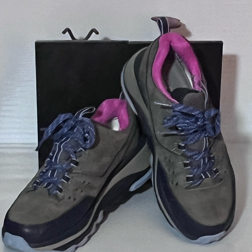 Hoka One One Tor Summit Women Size 6 Mid WP Hiking Boots Steel Grey Waterproof